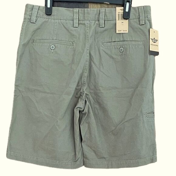 New with tags Dockers Olive  men’s shorts, size 34. - Picture 2 of 5